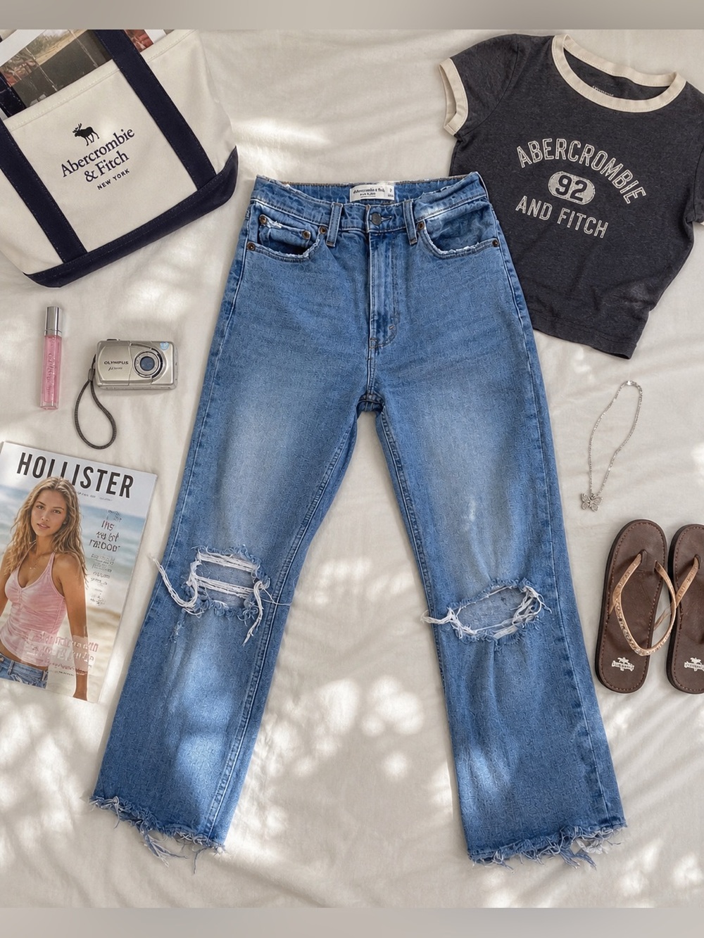 Abercrombie & Fitch Distressed Ankle Straight Ultra High Rise Size 4